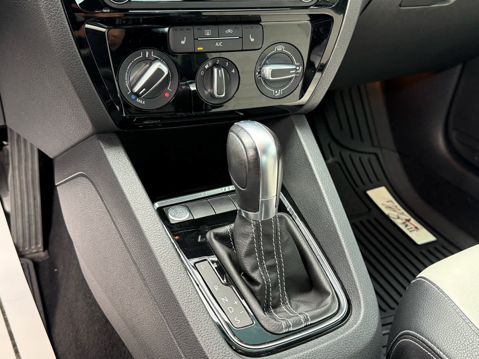 Used 2016 Volkswagen Jetta Sport image 22