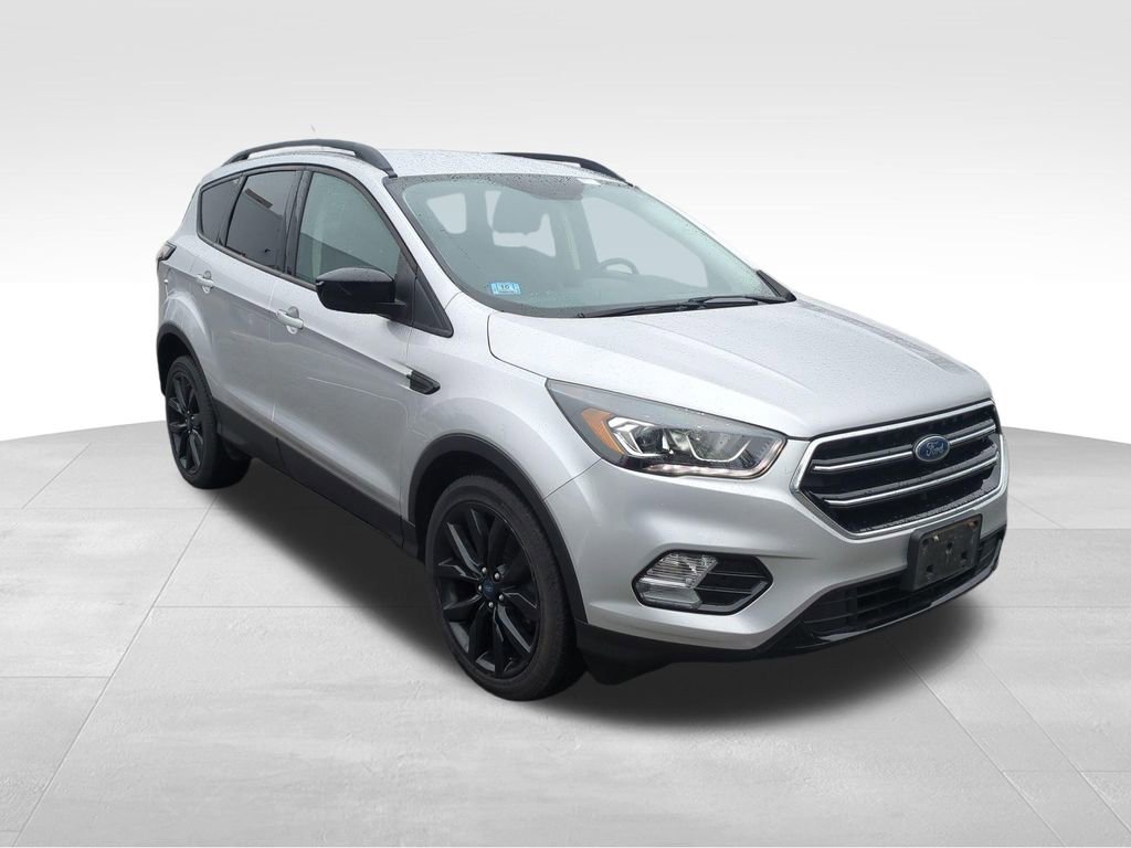 Used 2017 Ford Escape SE w/ SE Sport Appearance Package