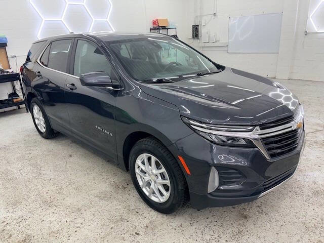 Used 2022 Chevrolet Equinox LT w/ Driver Convenience Package AWD/4WD image 4