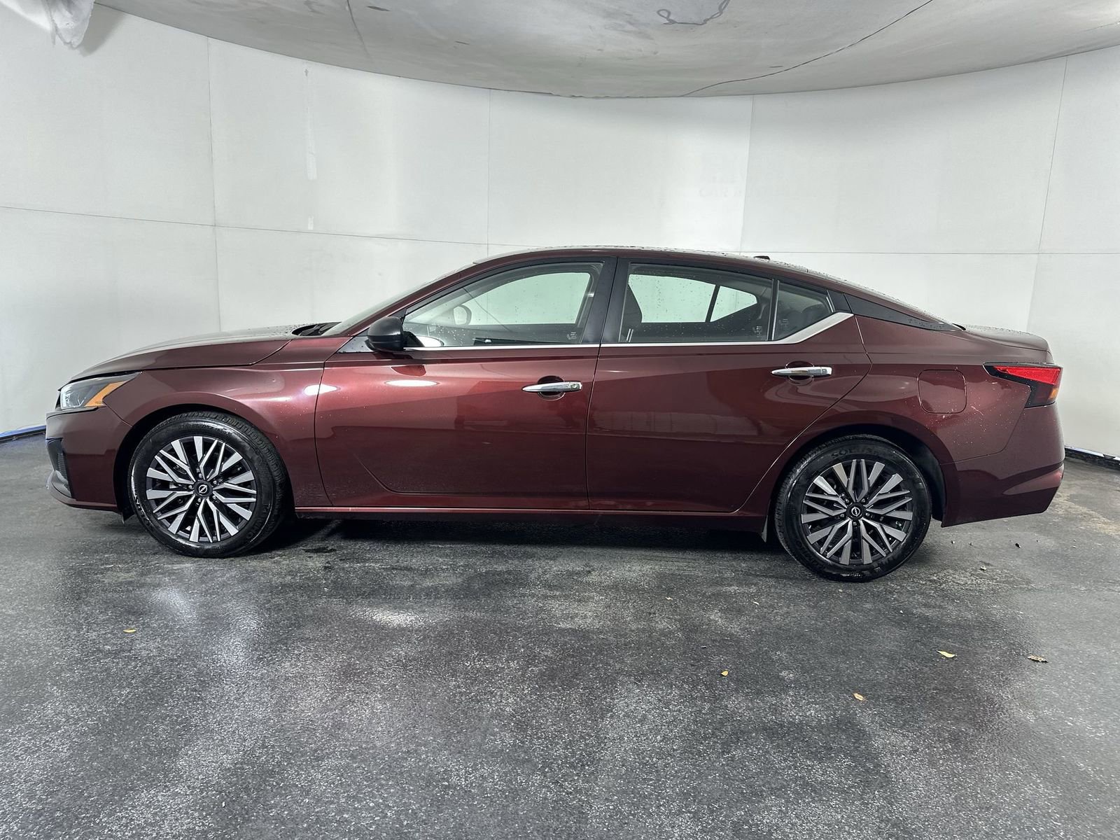 Certified 2025 Nissan Altima 2.5 SV image 5