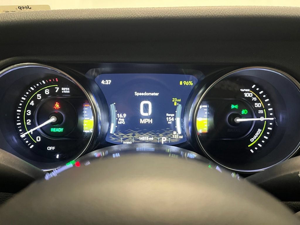 Used 2023 Jeep Wrangler Unlimited Sahara AWD/4WD image 5