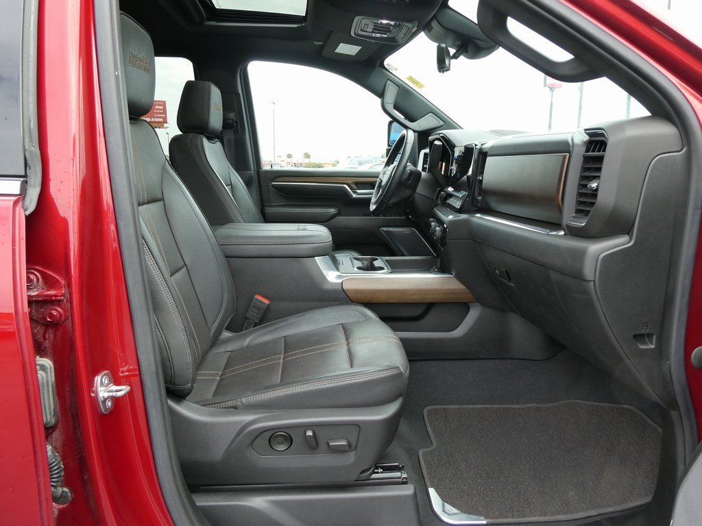 Certified 2024 Chevrolet Silverado 2500 High Country w/ Technology Package image 16