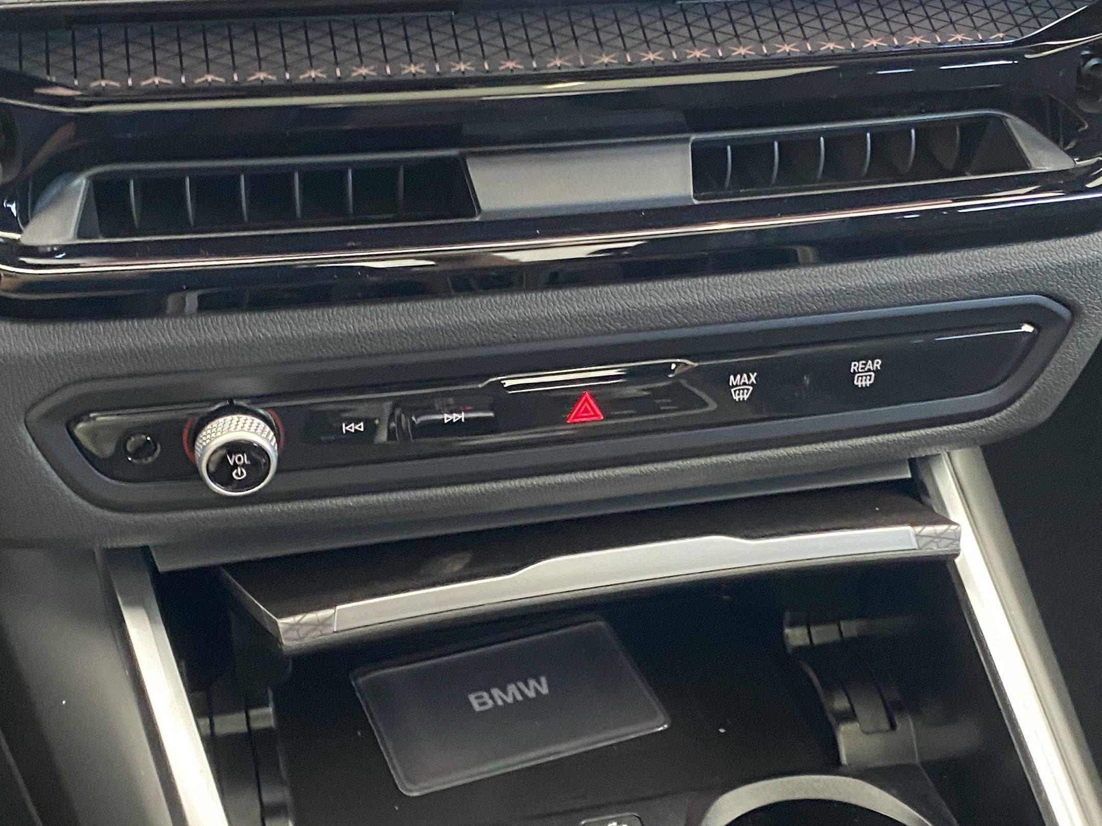 Used 2025 BMW 330i xDrive Sedan w/ Convenience Package image 25