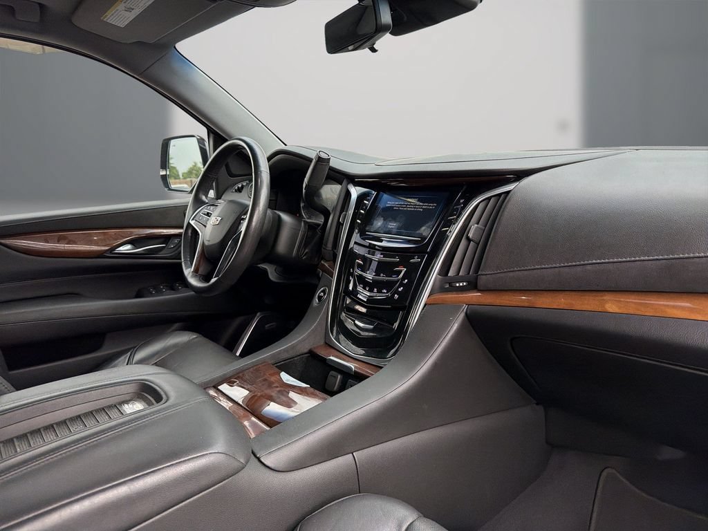 Certified 2020 Cadillac Escalade Luxury RWD image 16