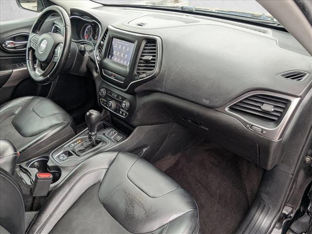 Used 2019 Jeep Cherokee Latitude Plus image 21