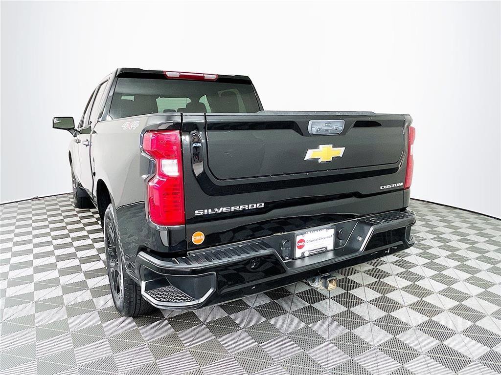 Used 2023 Chevrolet Silverado 1500 Custom image 7