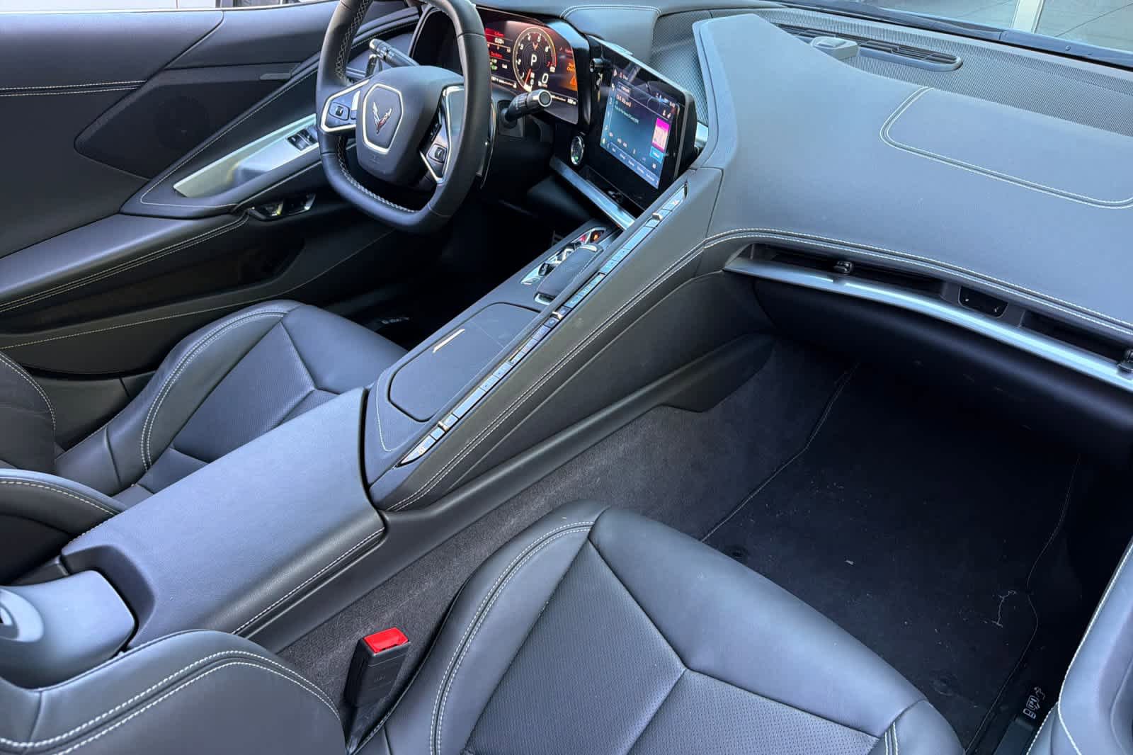 Used 2024 Chevrolet Corvette Stingray Coupe w/ Z51 Performance Package RWD image 16