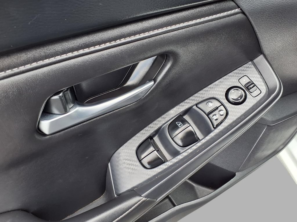 Used 2024 Nissan Sentra SV FWD image 19