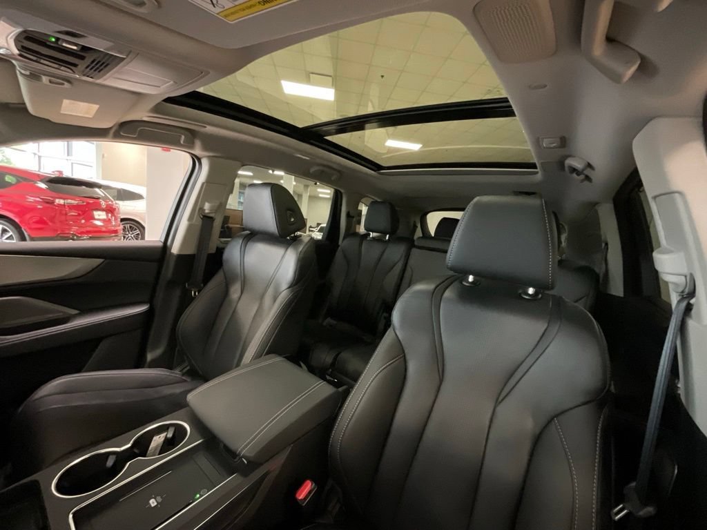Certified 2026 Acura MDX w/ Technology Package AWD/4WD image 11