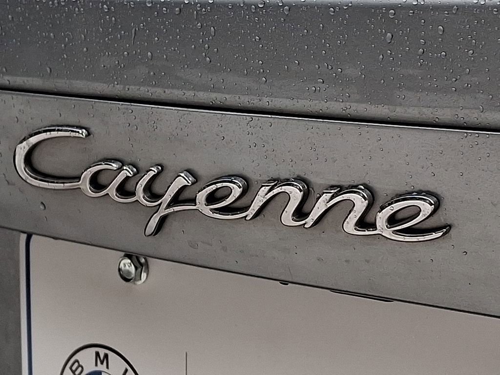 Used 2023 Porsche Cayenne w/ Premium Package image 28