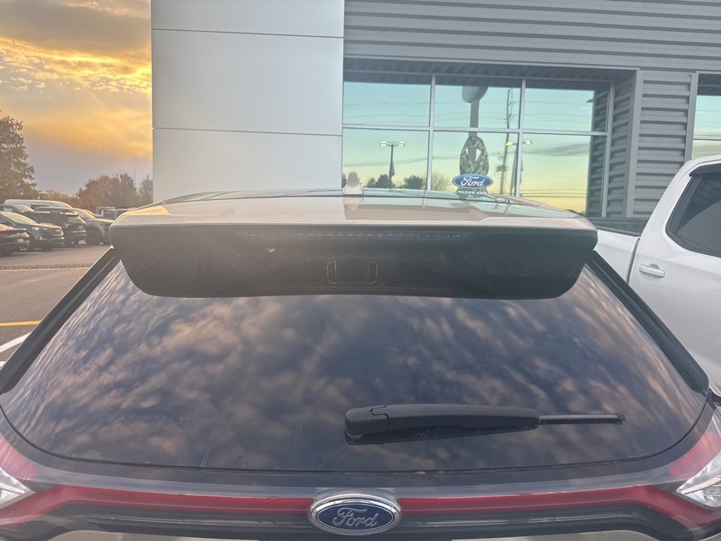 Used 2018 Ford Edge Titanium w/ Equipment Group 301A image 6