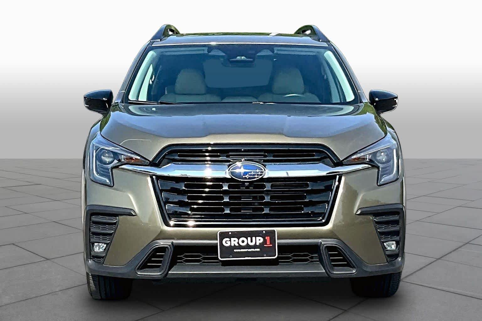 Used 2024 Subaru Ascent Limited w/ Technology Package AWD/4WD image 4