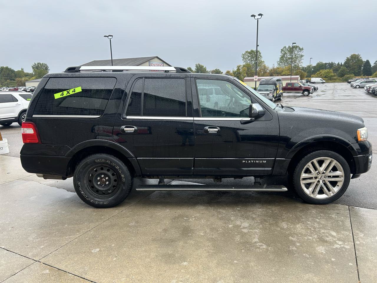 Used 2016 Ford Expedition Platinum AWD/4WD image 4