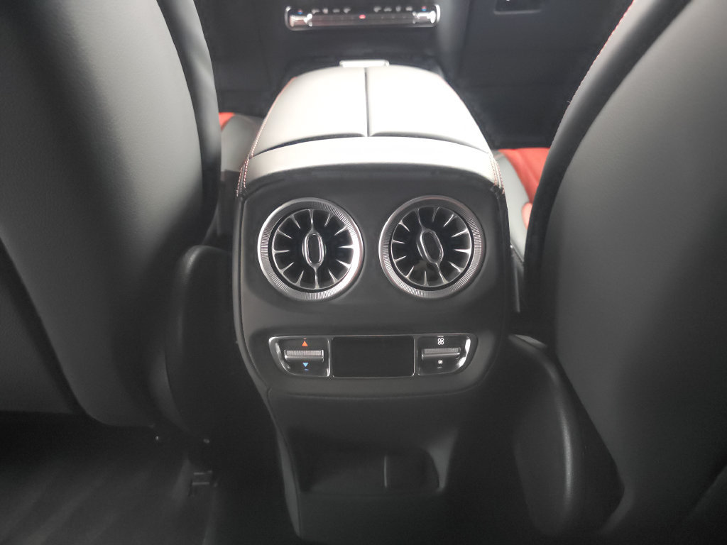 Used 2025 Mercedes-Benz G 63 AMG 4MATIC image 31