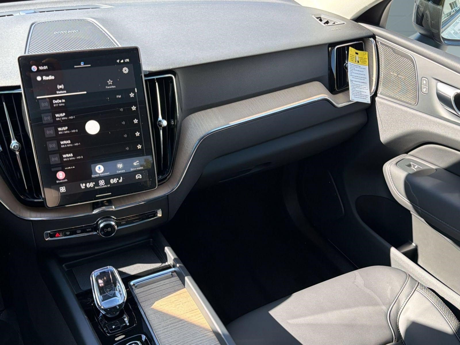 New 2027 Volvo XC60 B5 Plus AWD/4WD image 28