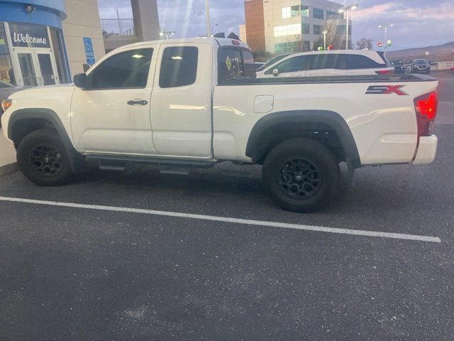 Used 2022 Toyota Tacoma SR w/ SX Package image 1