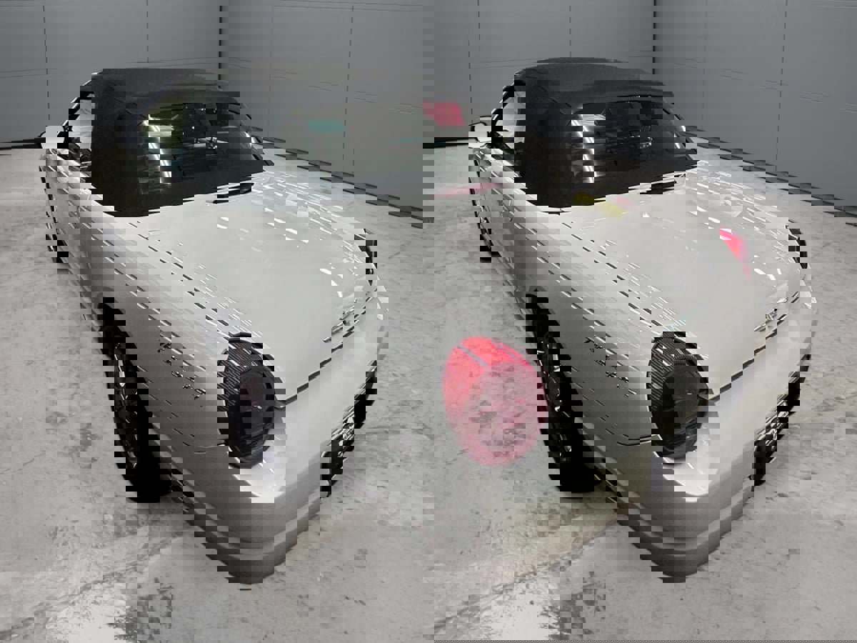 Used 2002 Ford Thunderbird Deluxe image 6