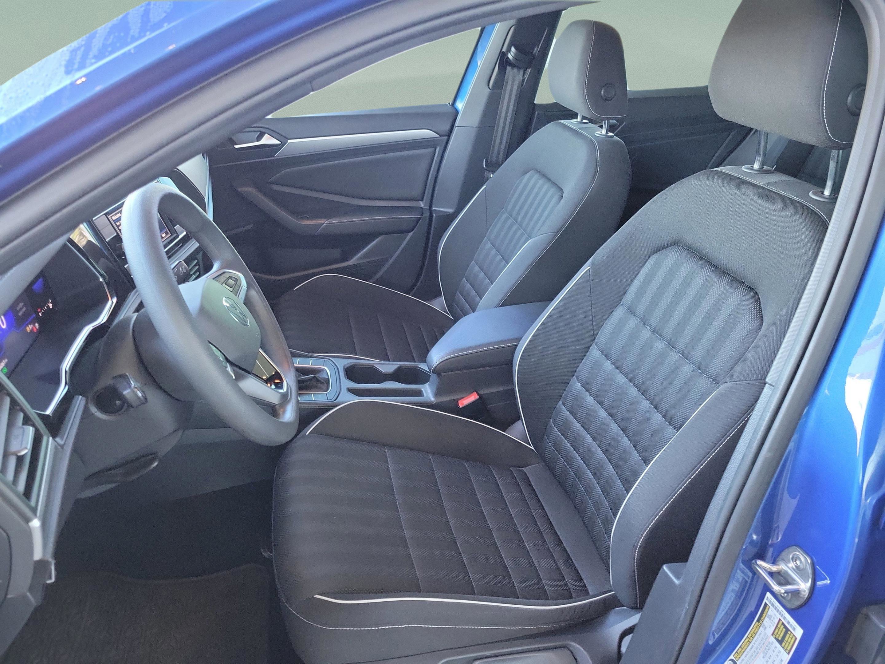 Used 2022 Volkswagen Jetta Sport image 21