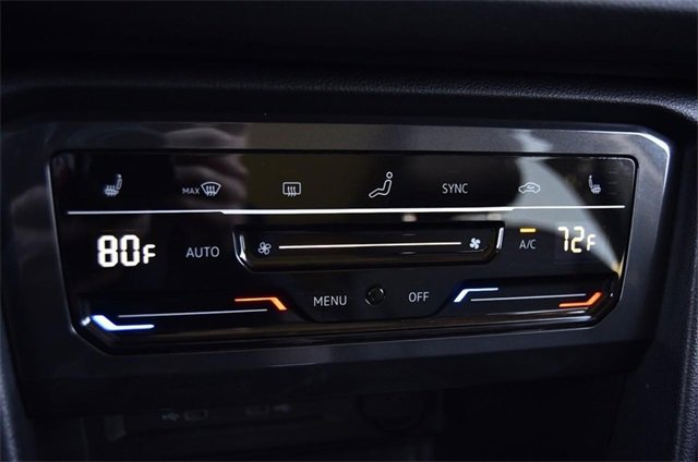 Certified 2022 Volkswagen Tiguan SE image 13