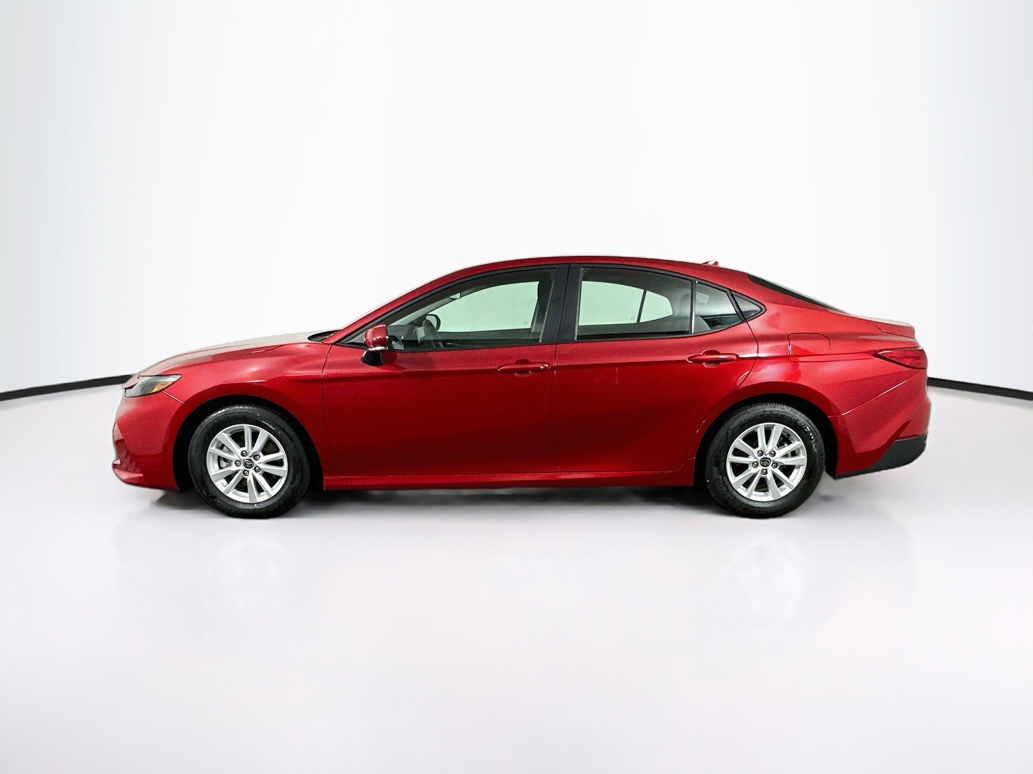 Used 2026 Toyota Camry LE FWD image 4