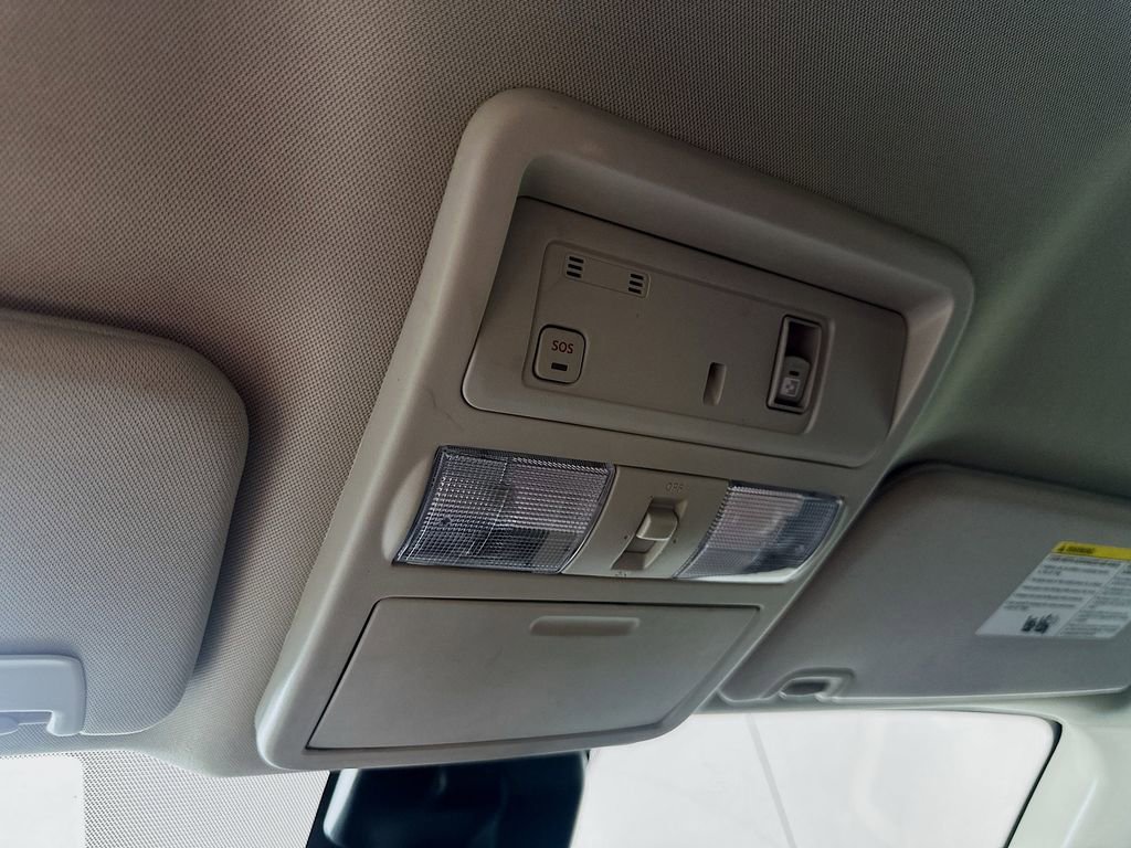 Used 2021 Nissan Titan SV w/ SV Convenience Package image 33