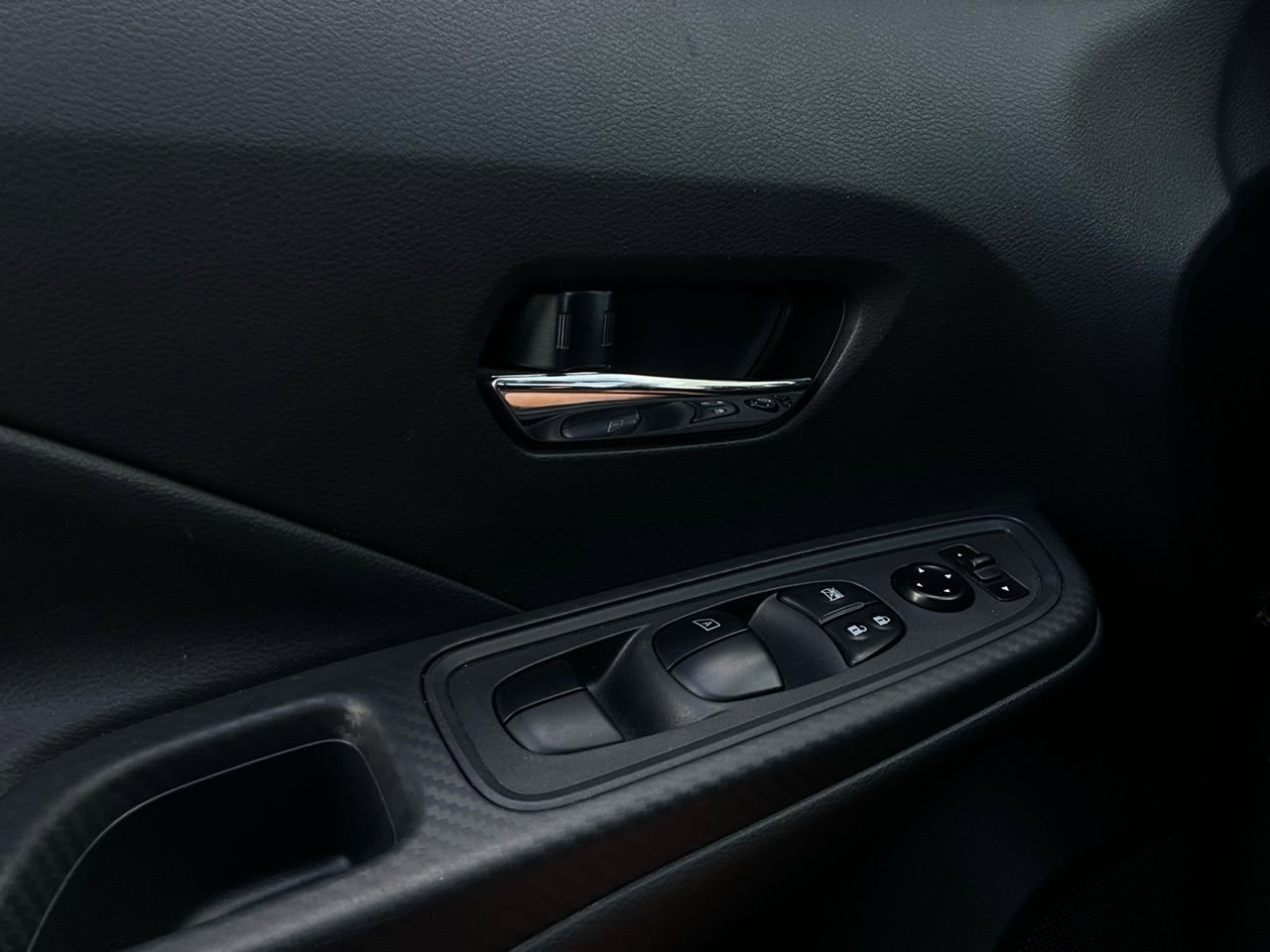 Used 2025 Nissan Versa SV image 20