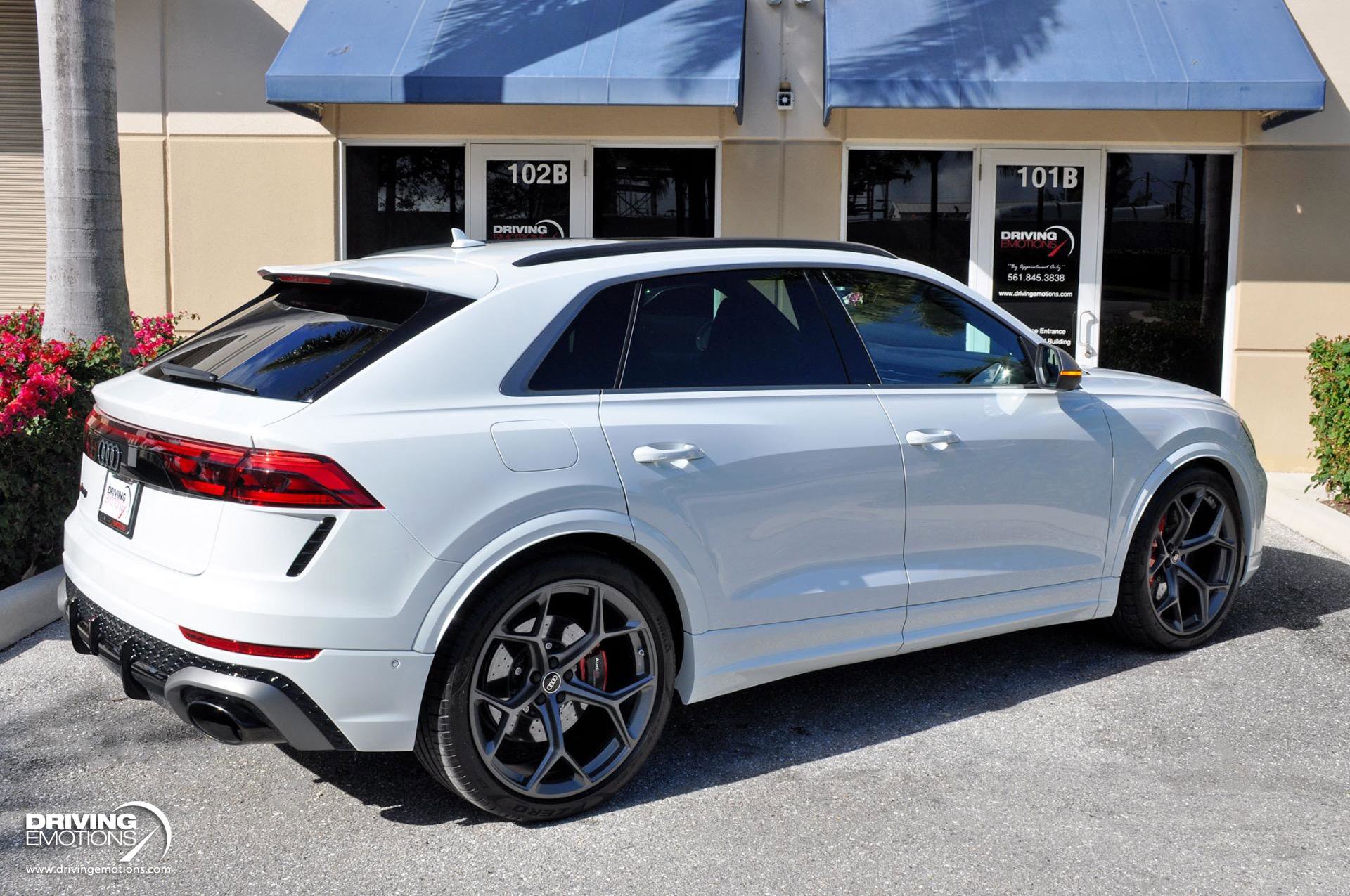 Used 2025 Audi RS Q8 performance image 19