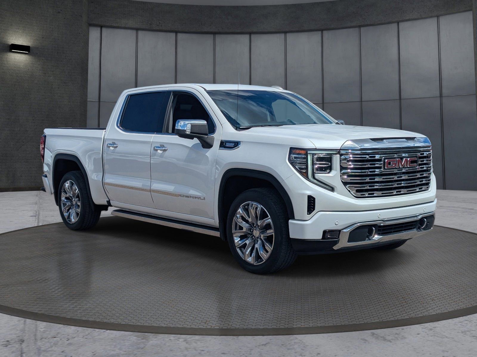 Used 2024 GMC Sierra 1500 Denali image 8