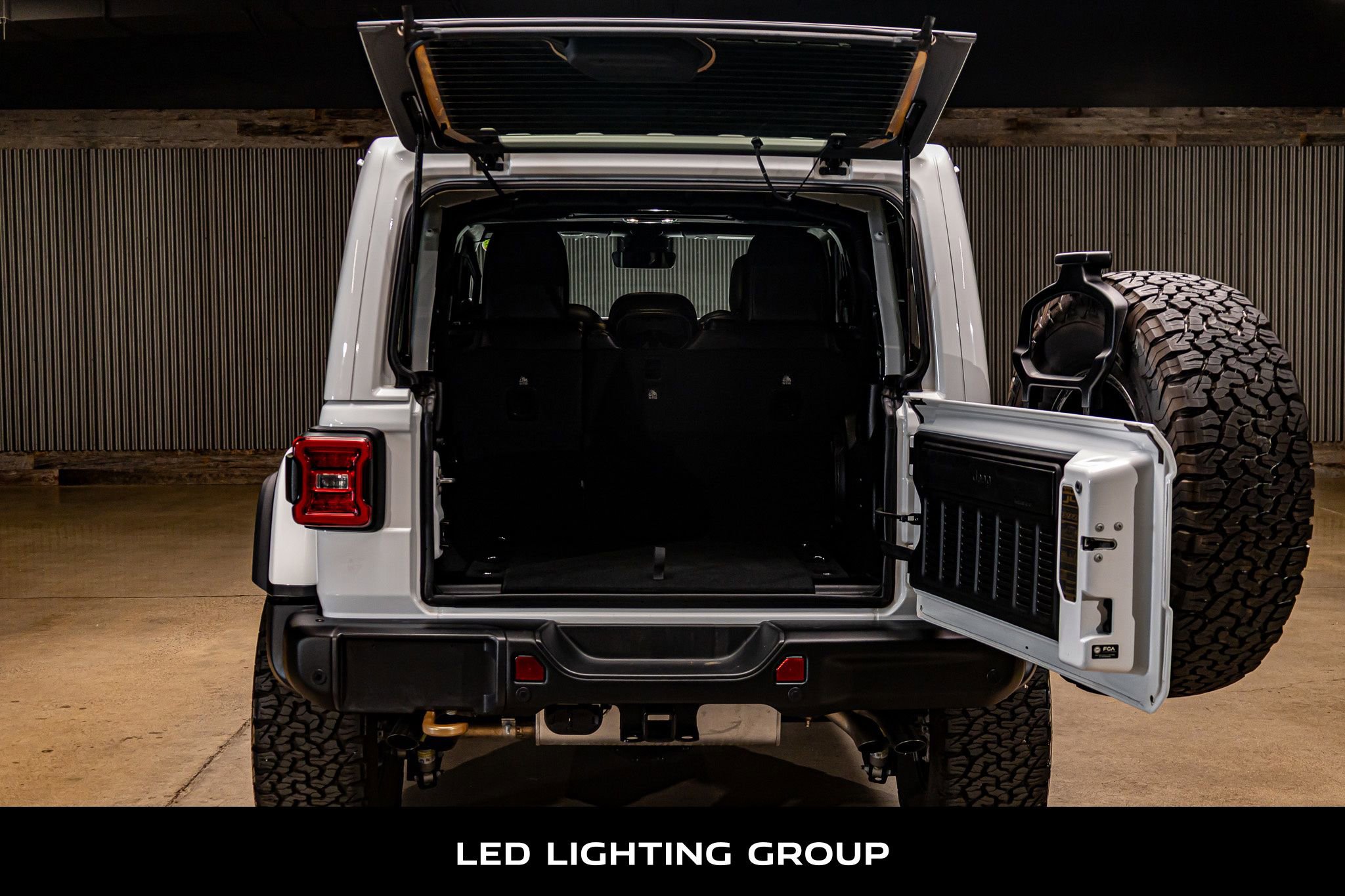 Used 2023 Jeep Wrangler Unlimited Rubicon 392 w/ Xtreme Recon 35" Tire Package image 8