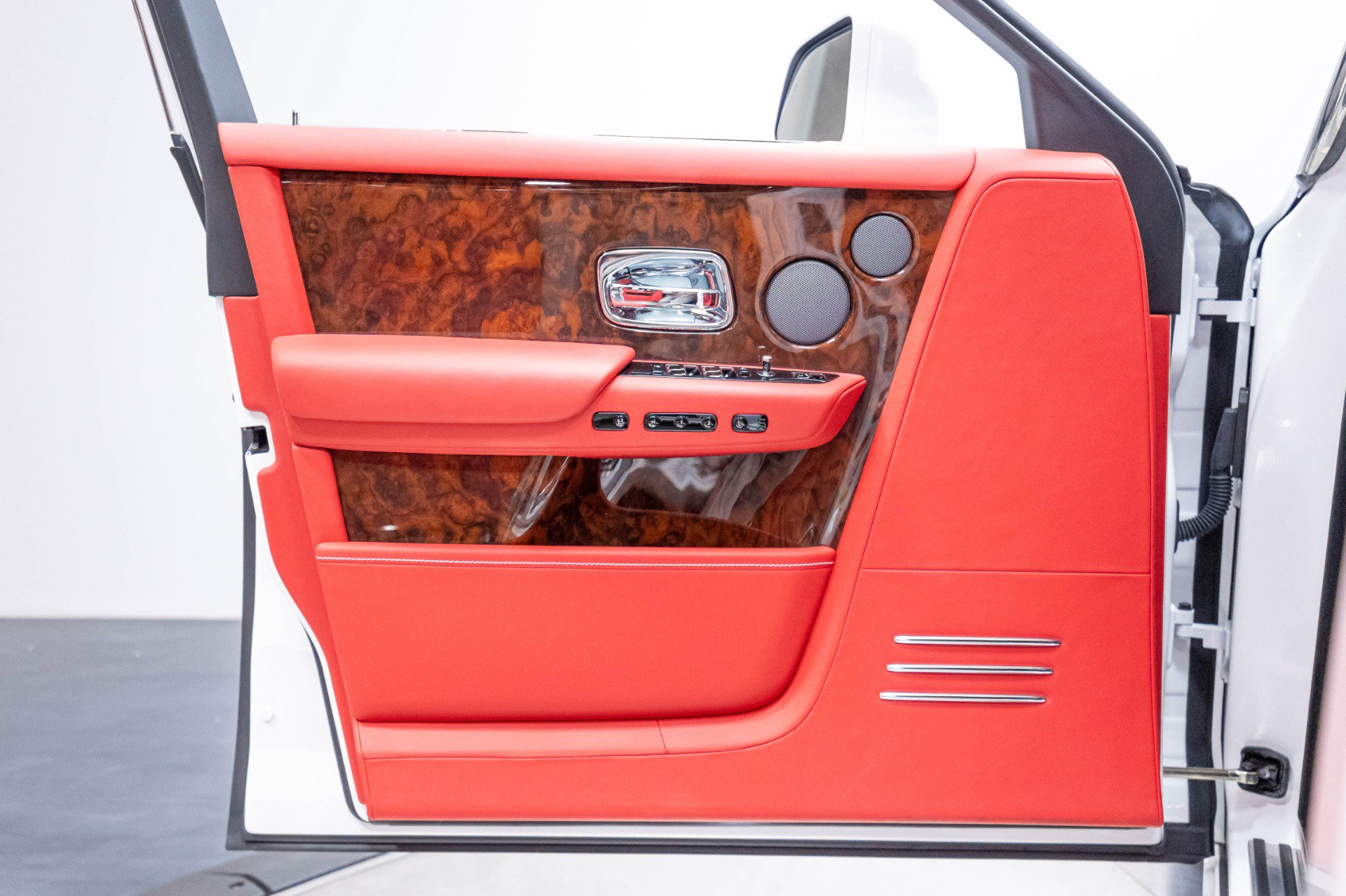 Used 2019 Rolls-Royce Phantom Sedan RWD image 7