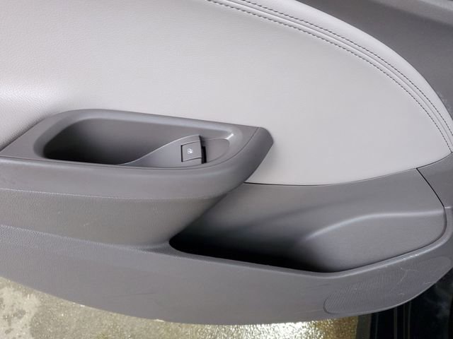 Used 2017 Chevrolet Cruze Premier image 16