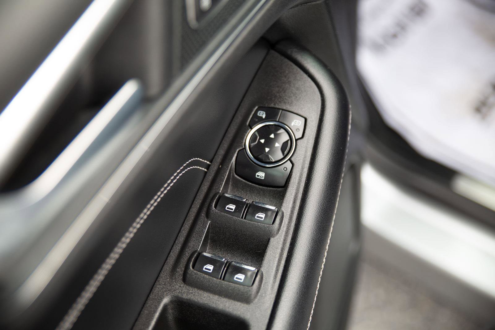 Used 2024 Ford Edge Titanium image 19