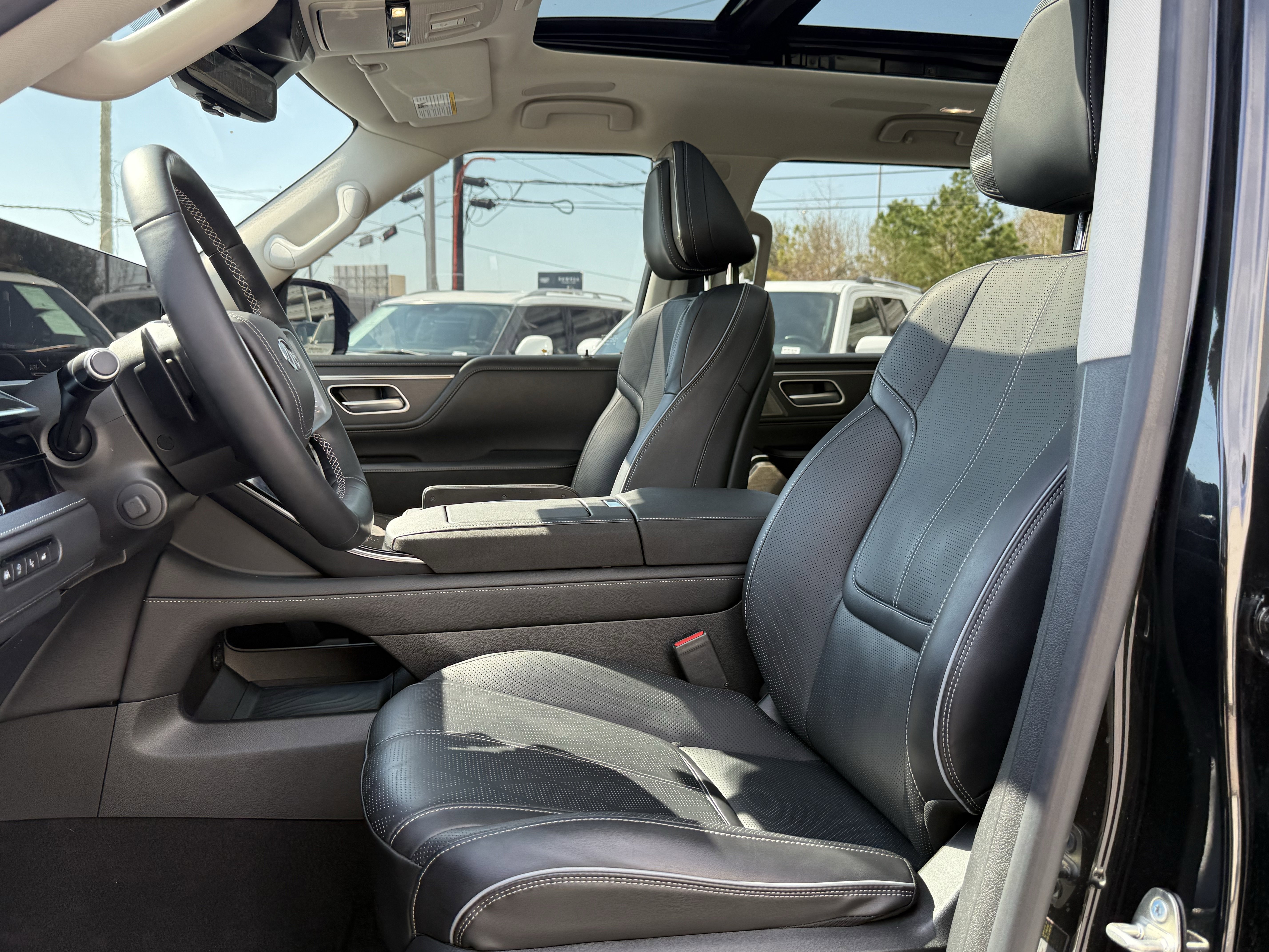 Certified 2025 INFINITI QX80 Sensory image 12