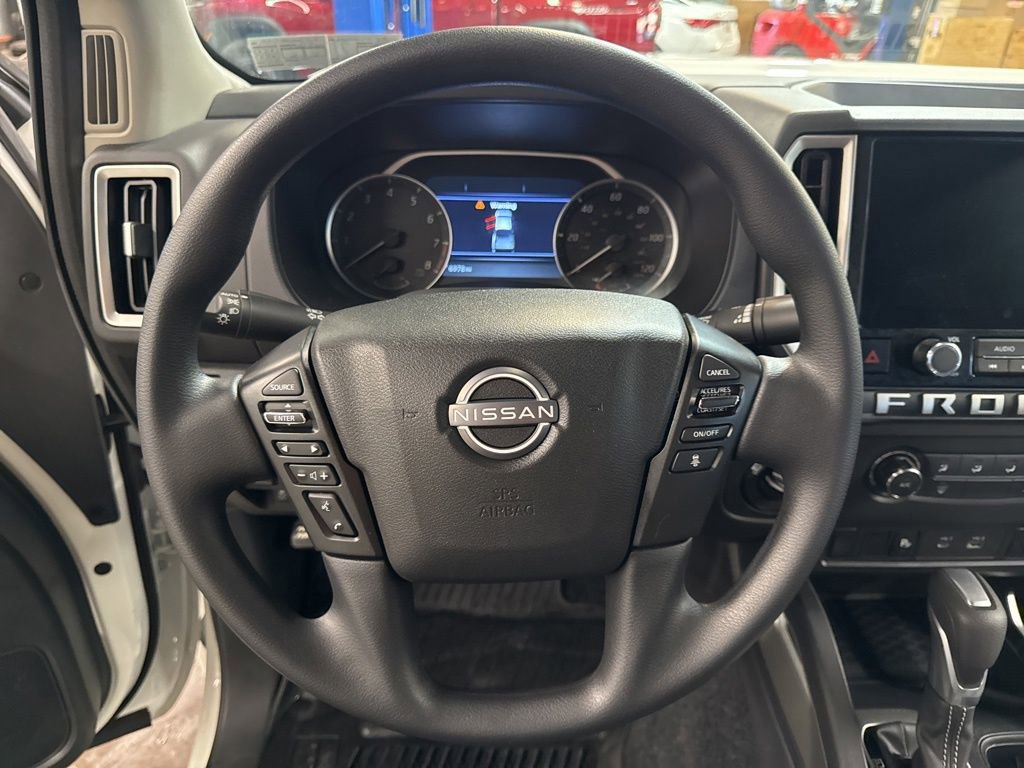 Certified 2025 Nissan Frontier SV image 29