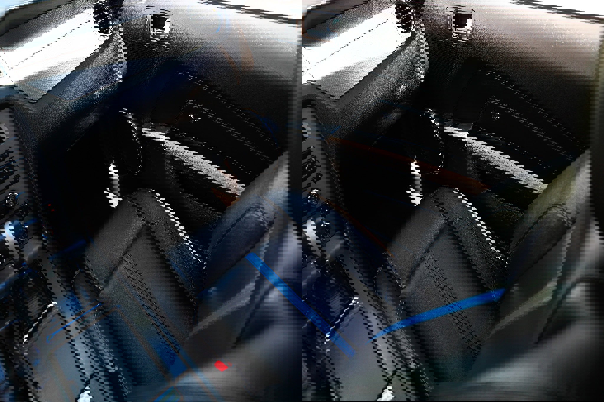 Used 2010 Ford Mustang GT image 27