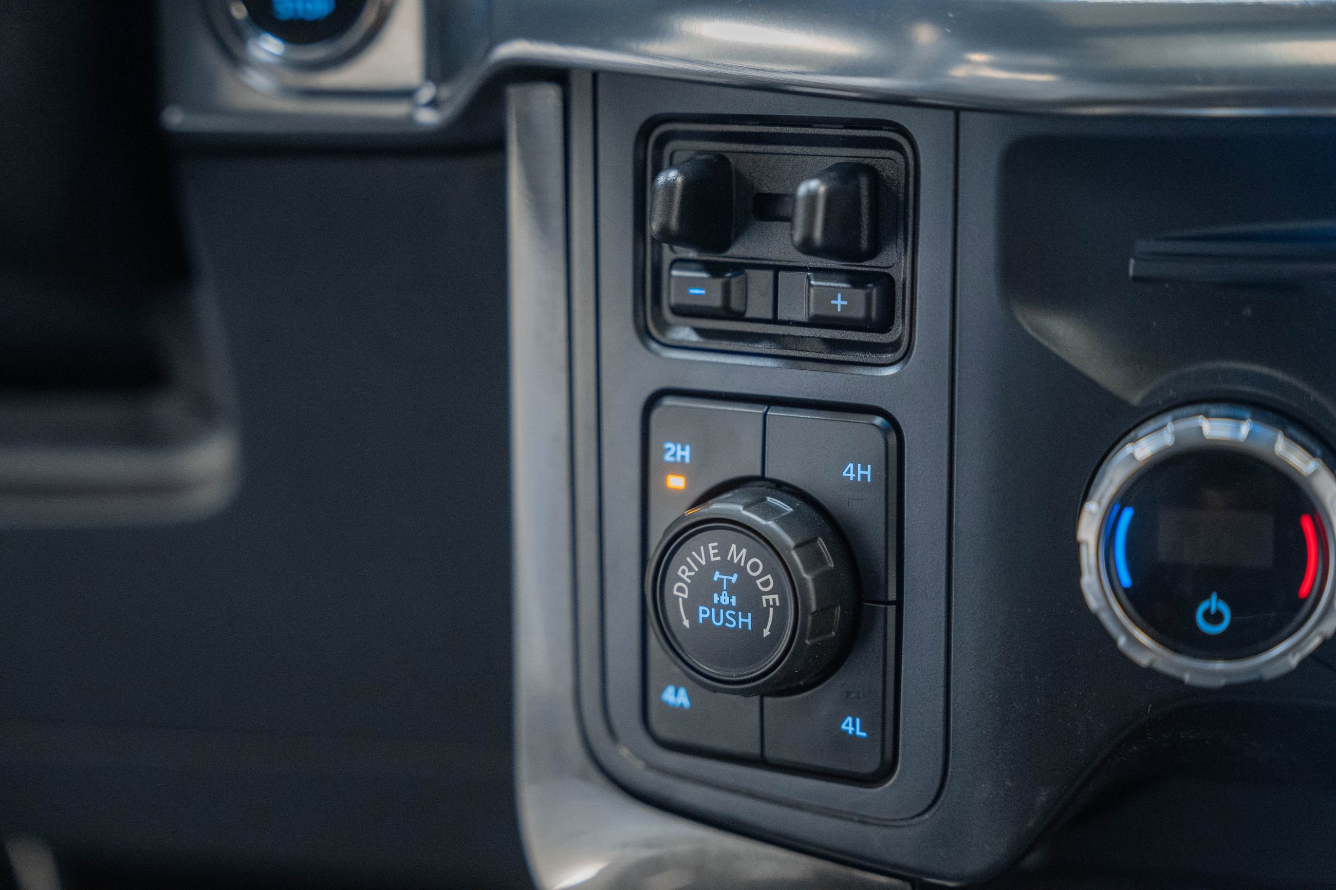 Certified 2021 Ford F150 Lariat w/ Equipment Group 502A High image 33