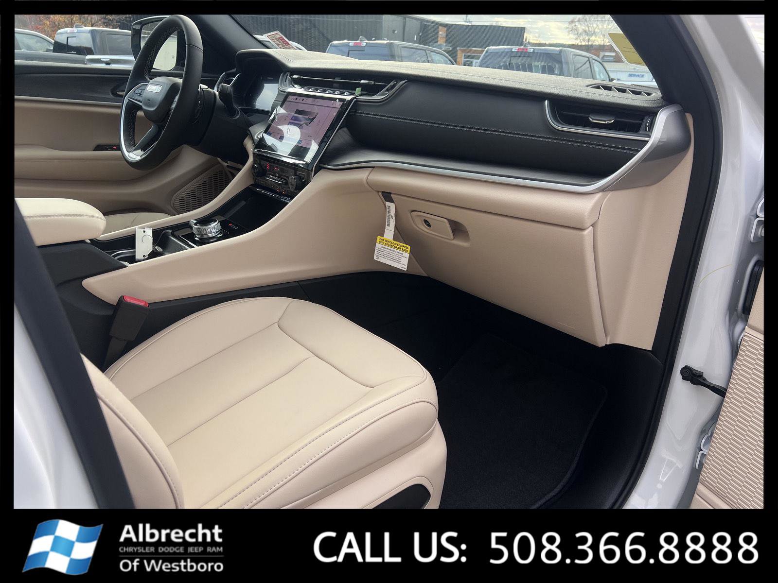 New 2025 Jeep Grand Cherokee Limited image 15