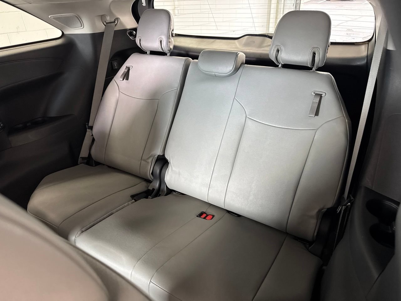 Certified 2025 Toyota Sienna XLE w/ XLE Plus Package AWD/4WD image 40