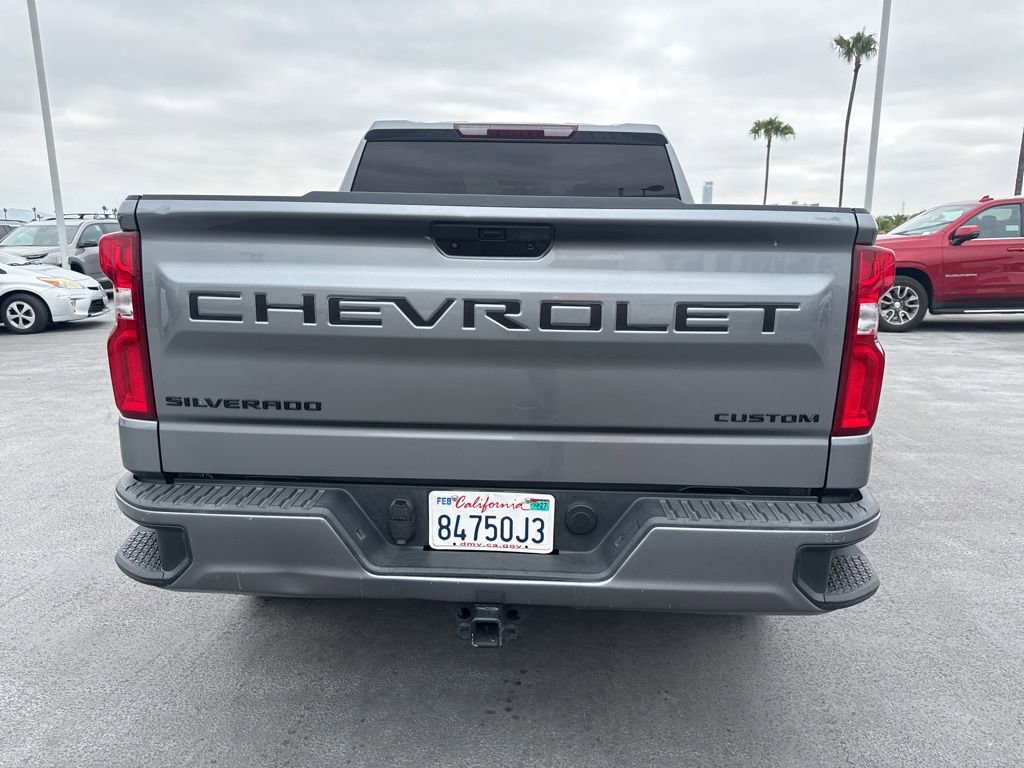 Used 2022 Chevrolet Silverado 1500 Custom w/ LPO, Blackout Package RWD image 5