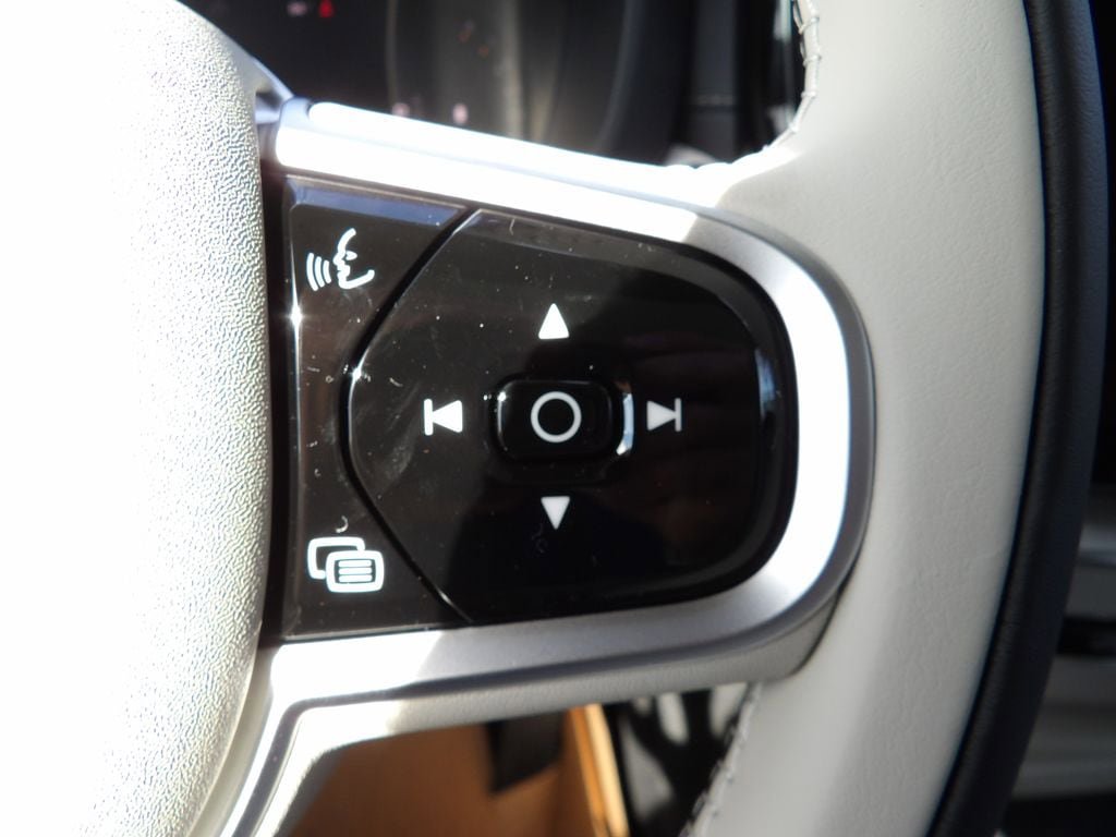 New 2026 Volvo XC60 B5 Ultra w/ Protection Package Premier AWD/4WD image 19