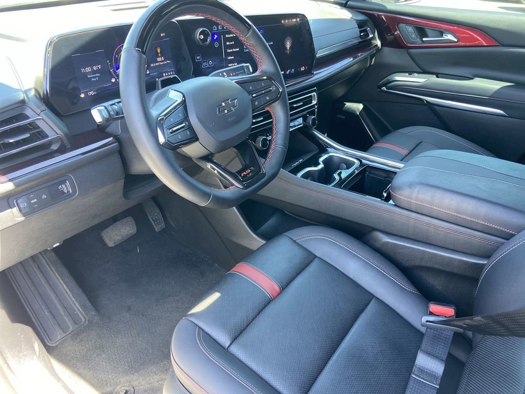 Used 2025 Chevrolet Traverse RS FWD image 6