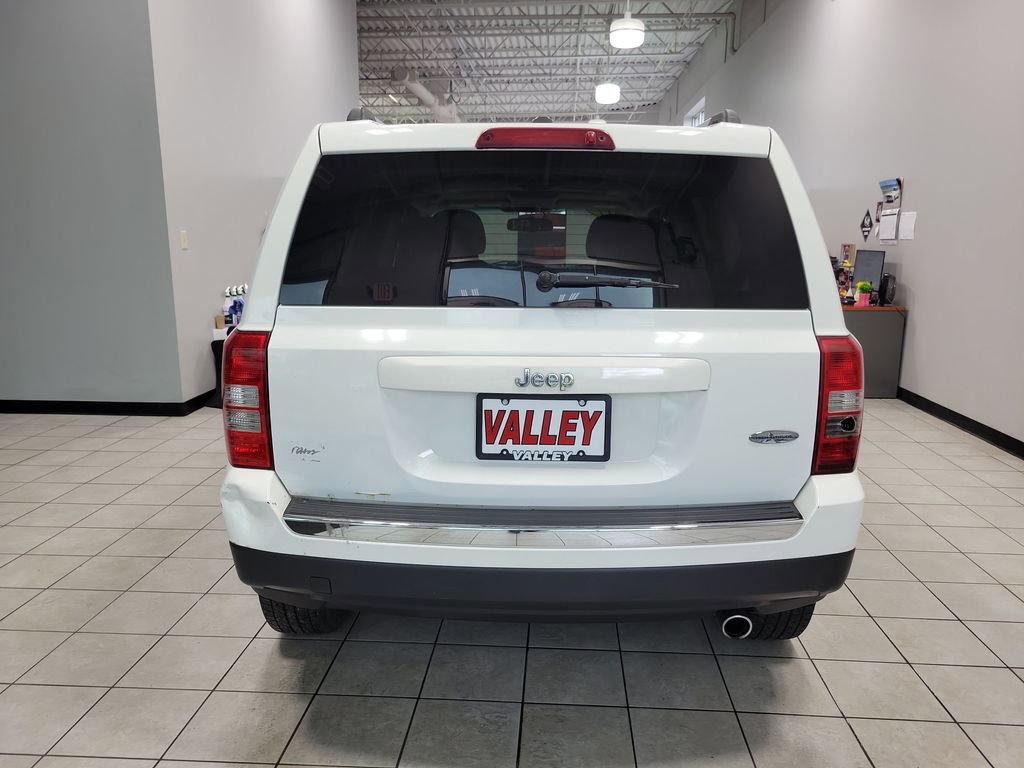 Used 2017 Jeep Patriot High Altitude image 5