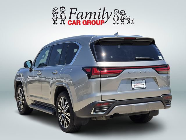 Used 2023 Lexus LX 600 4WD w/ Luxury Package image 3