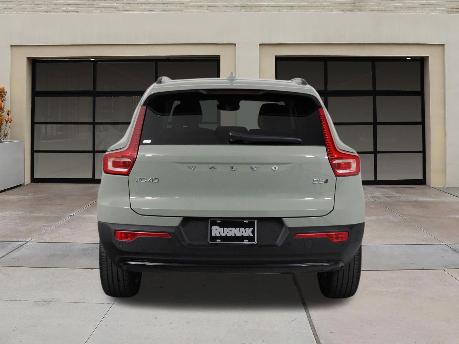Certified 2023 Volvo XC40 B5 Ultimate w/ Protection Package Premier AWD/4WD image 5