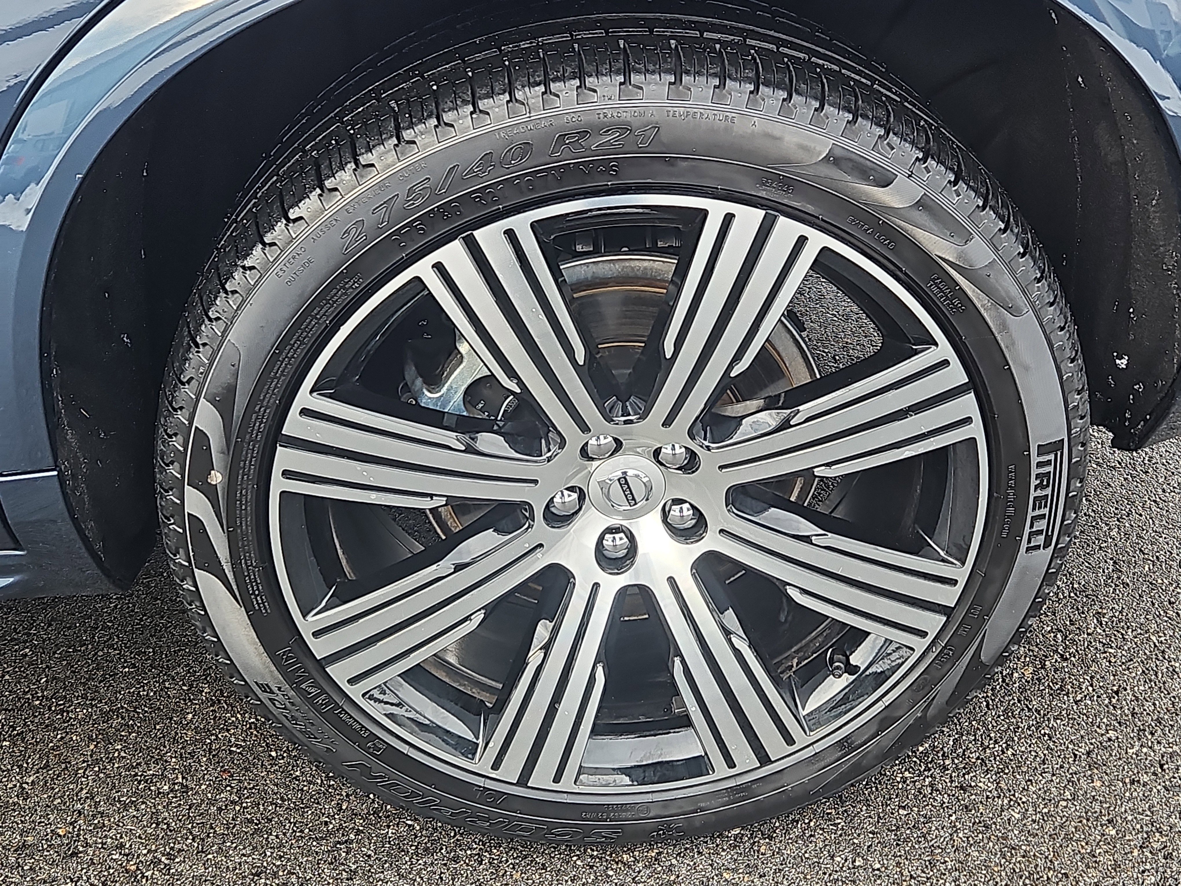 Used 2025 Volvo XC90 B6 Plus w/ Protection Package Premier image 29