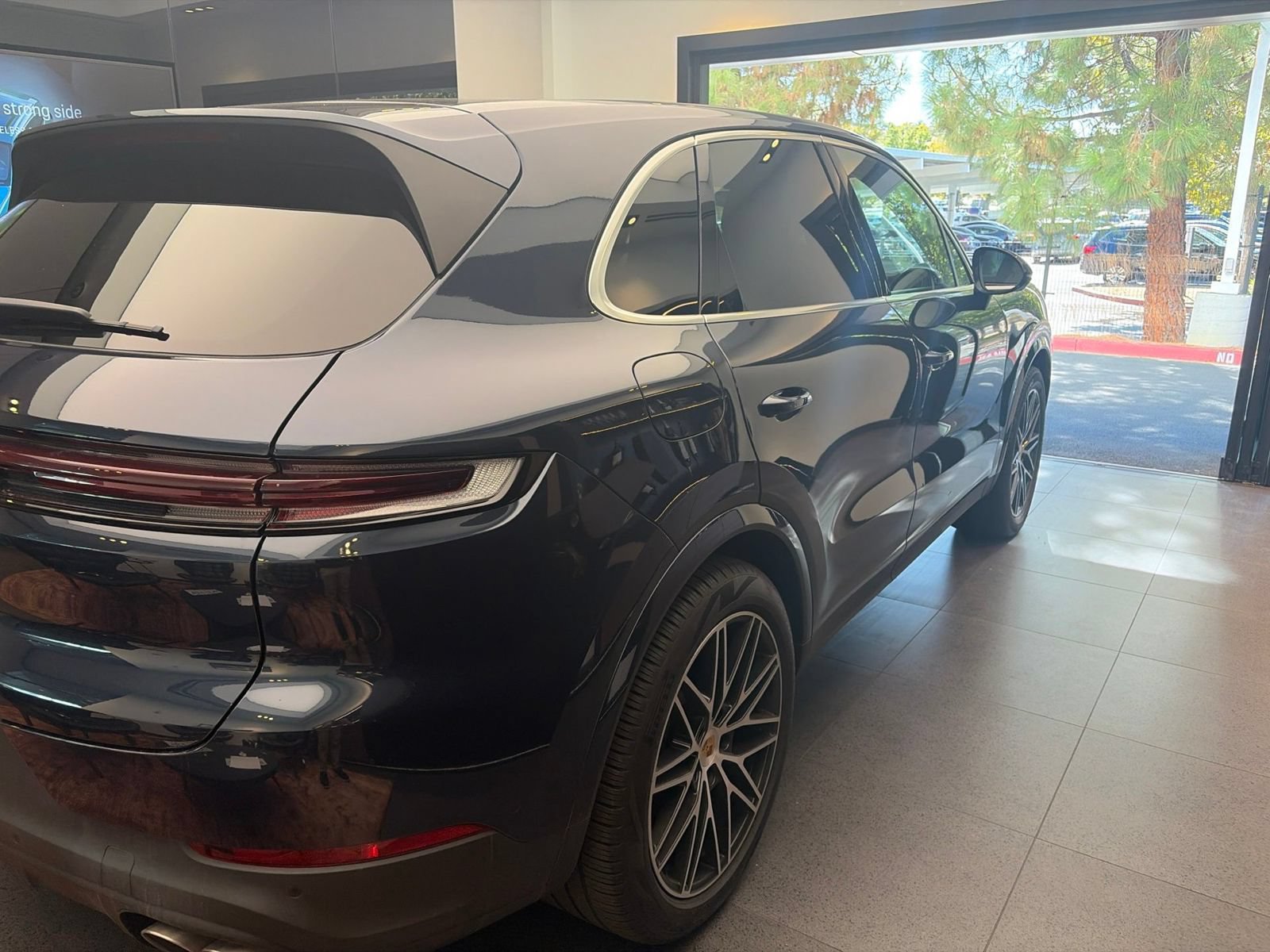 Certified 2024 Porsche Cayenne S AWD/4WD image 5