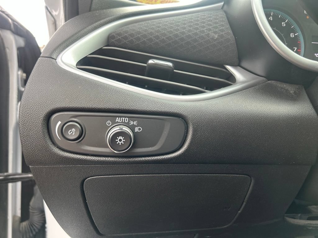 Used 2023 Chevrolet Malibu LS FWD image 18
