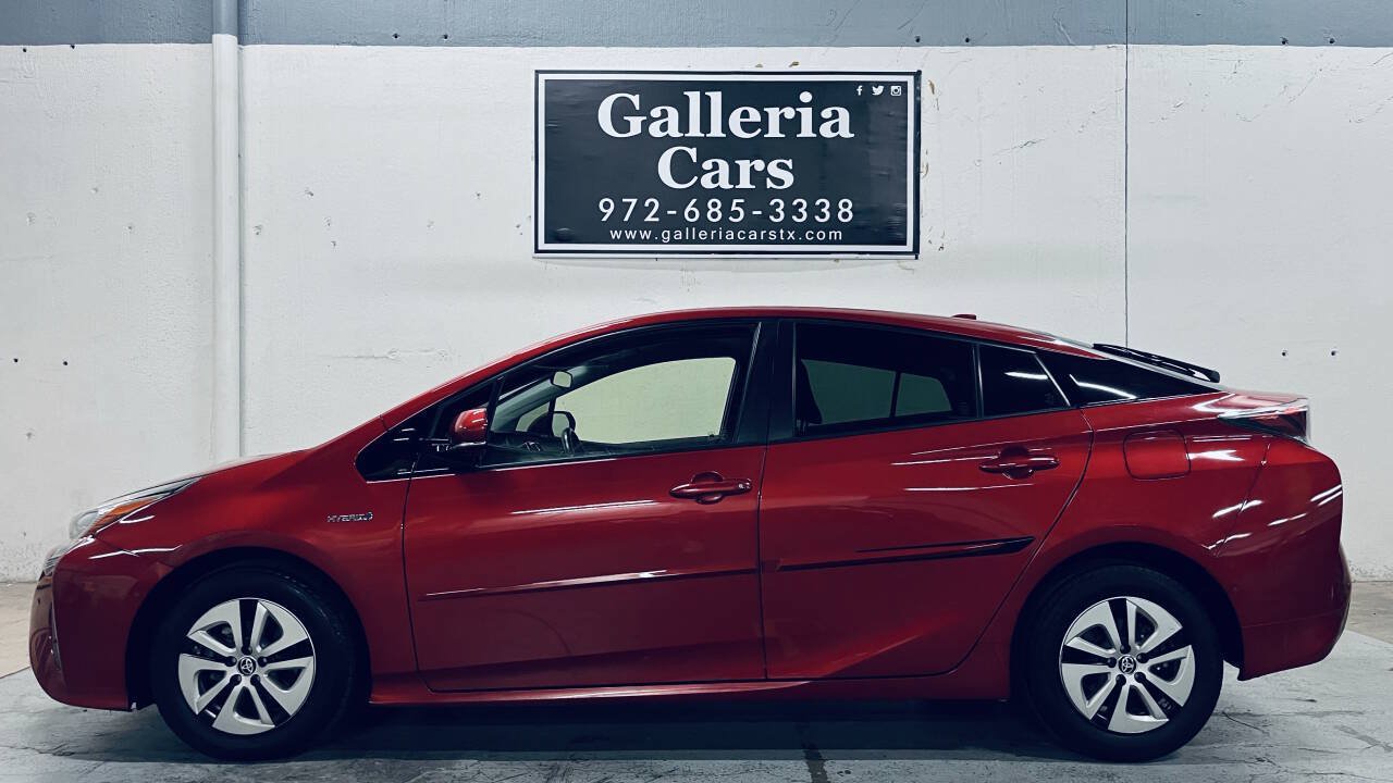 Used 2018 Toyota Prius Three FWD image 1