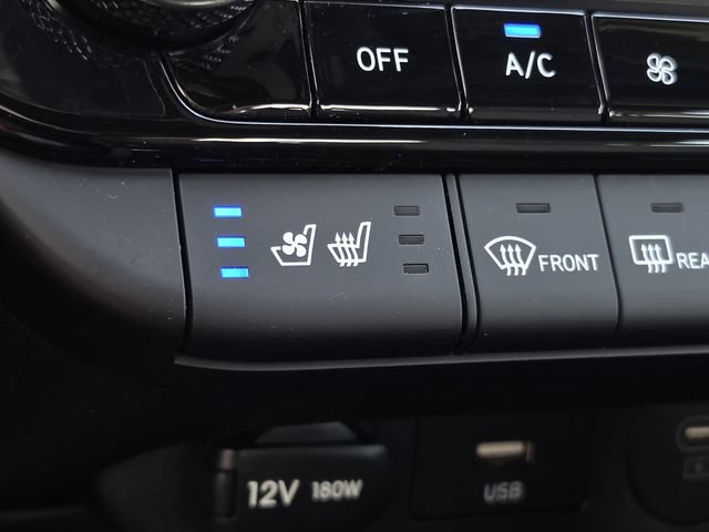 Used 2025 Hyundai Elantra Limited FWD image 2
