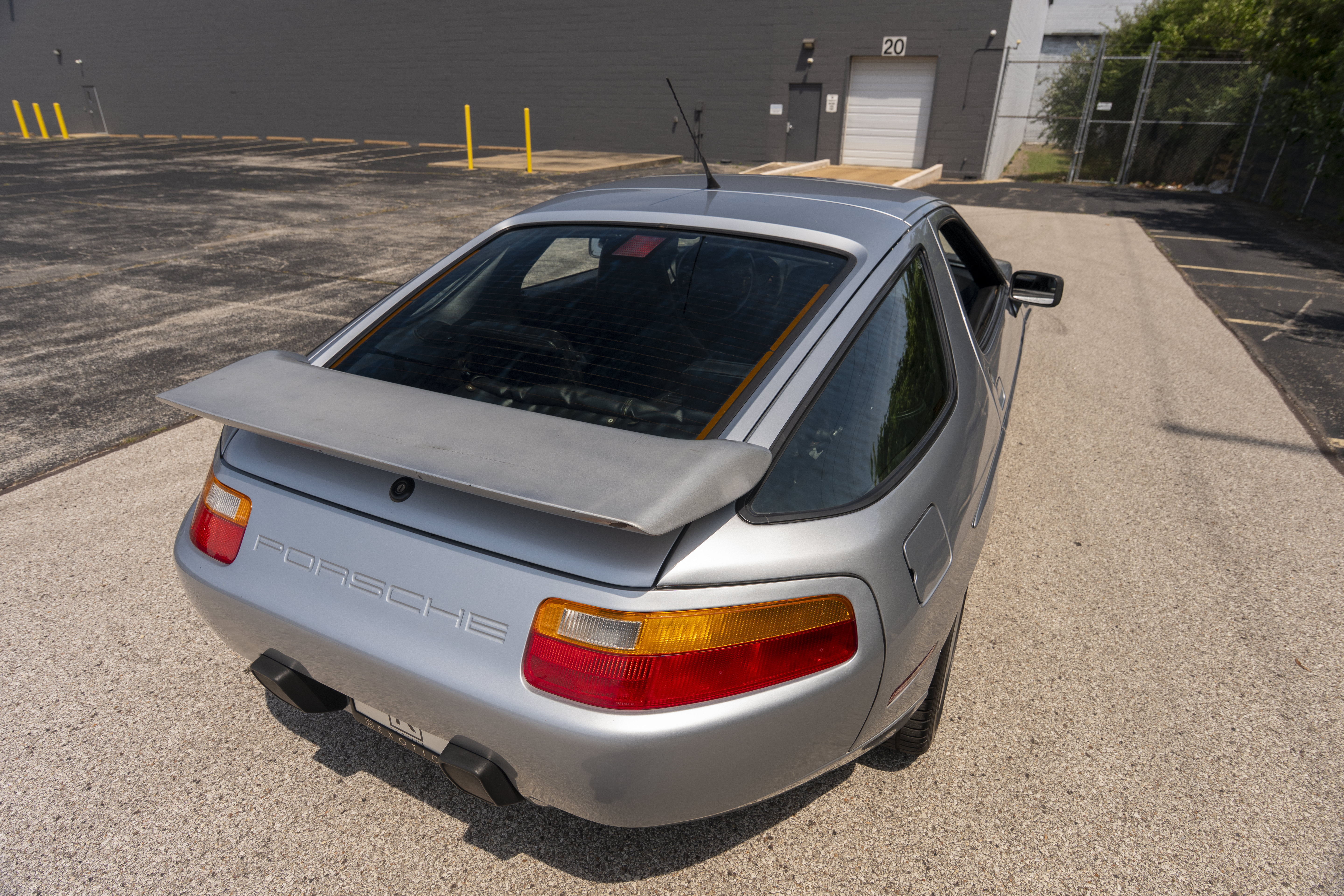 Used 1991 Porsche 928 S4 RWD image 24